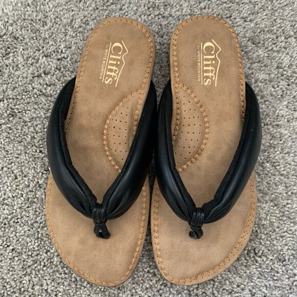 Cliffs By White Mountain "Forgiving" Flip Flop Sandals - Size 5.5M - Picture 4 of 11